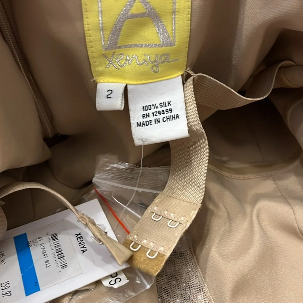 COPY - Gold Glamour Prom Dress with Elegant Design - Picture 6 of 16